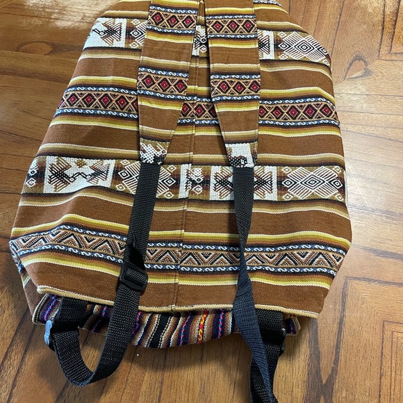 Nice little backpack. Selling cheap! :) - Picture 2 of 4